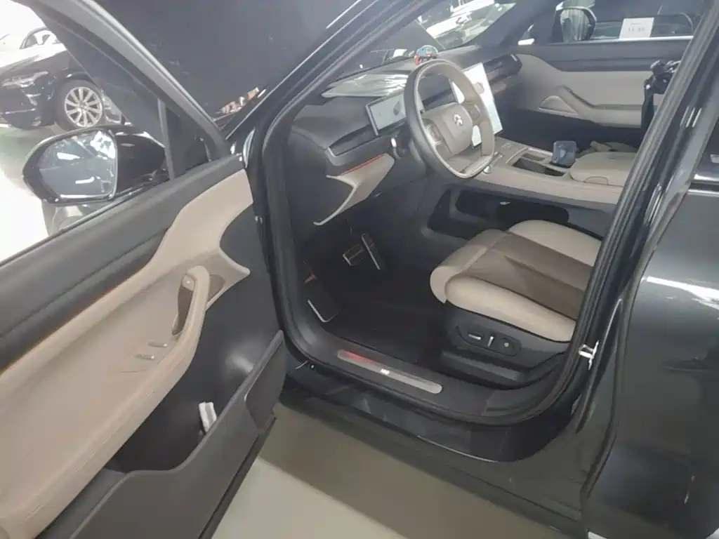 NIO ES8 — миниатюра 16