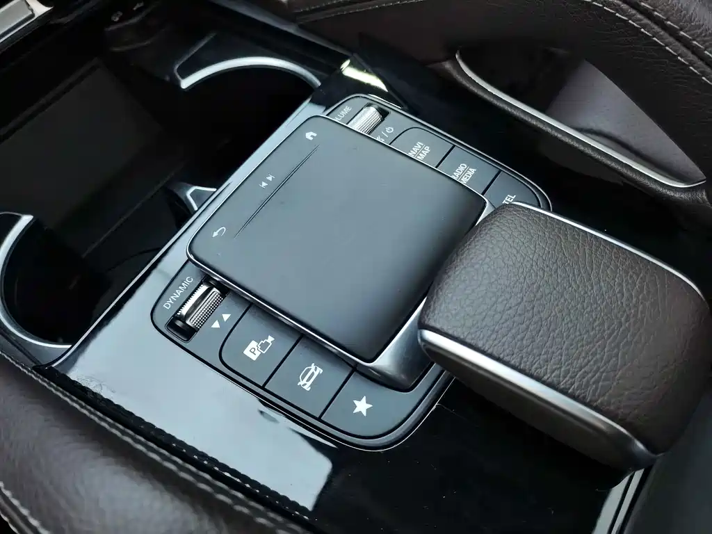 Mercedes-Benz GLE (Import) — миниатюра 27