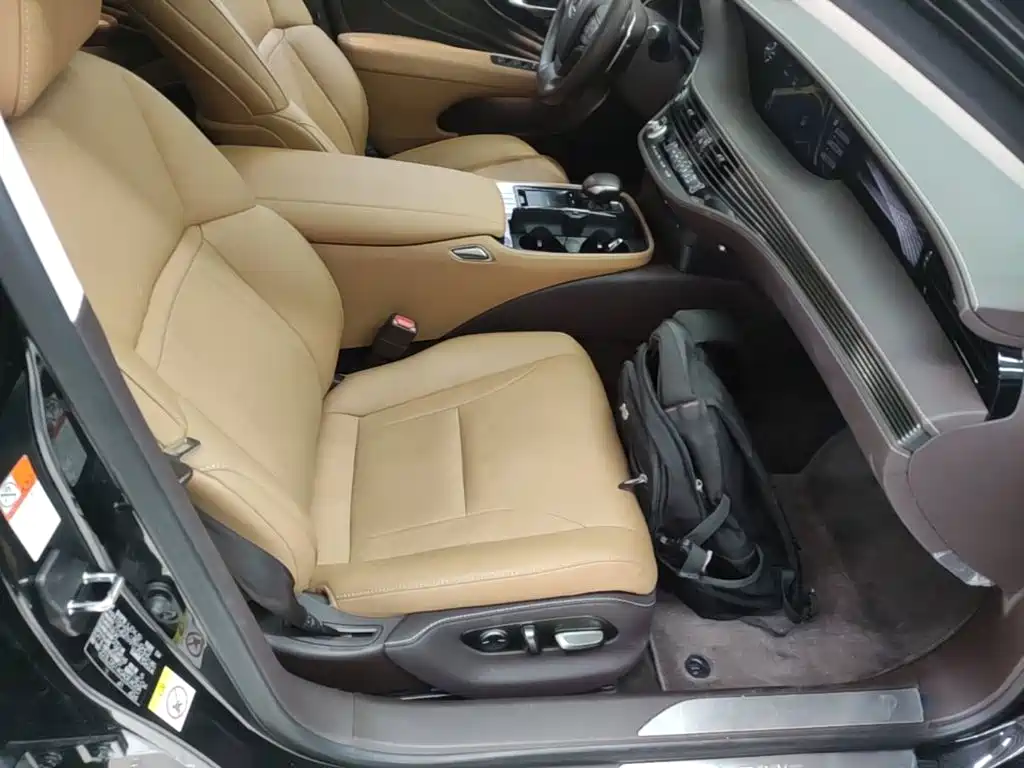 Lexus LS — миниатюра 25