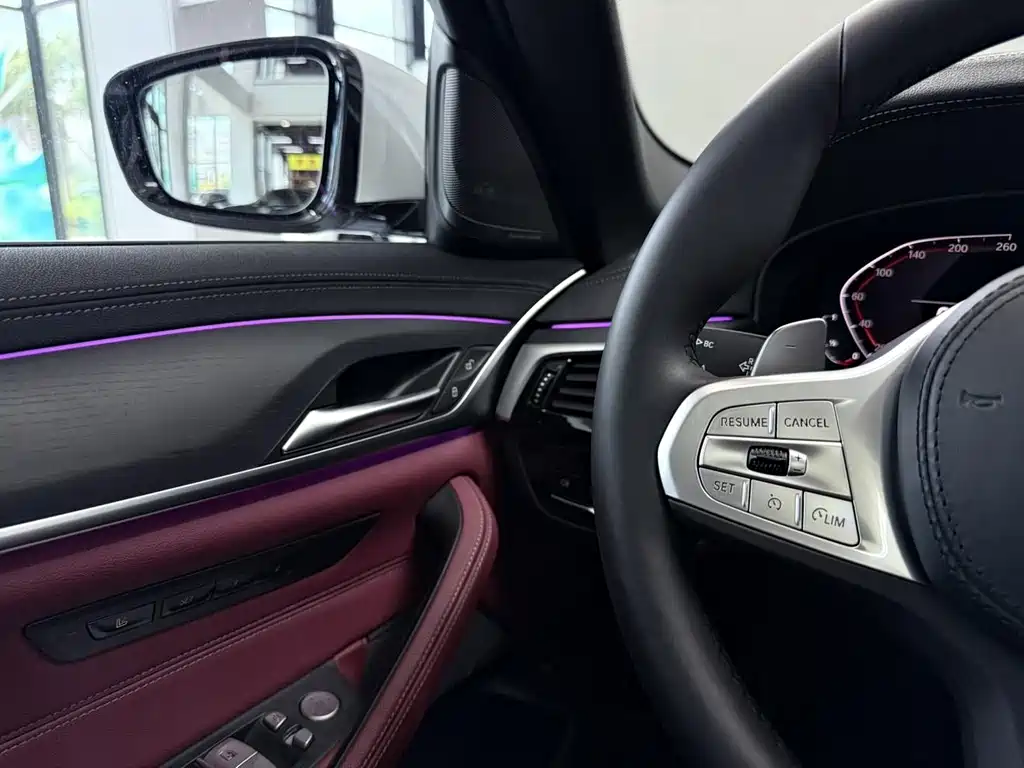 BMW 5 Series — миниатюра 9