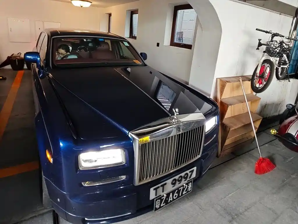 Rolls-Royce Phantom — миниатюра 2