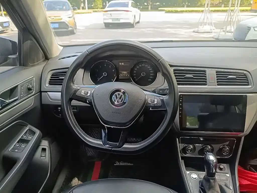 Volkswagen Lavida — миниатюра 11