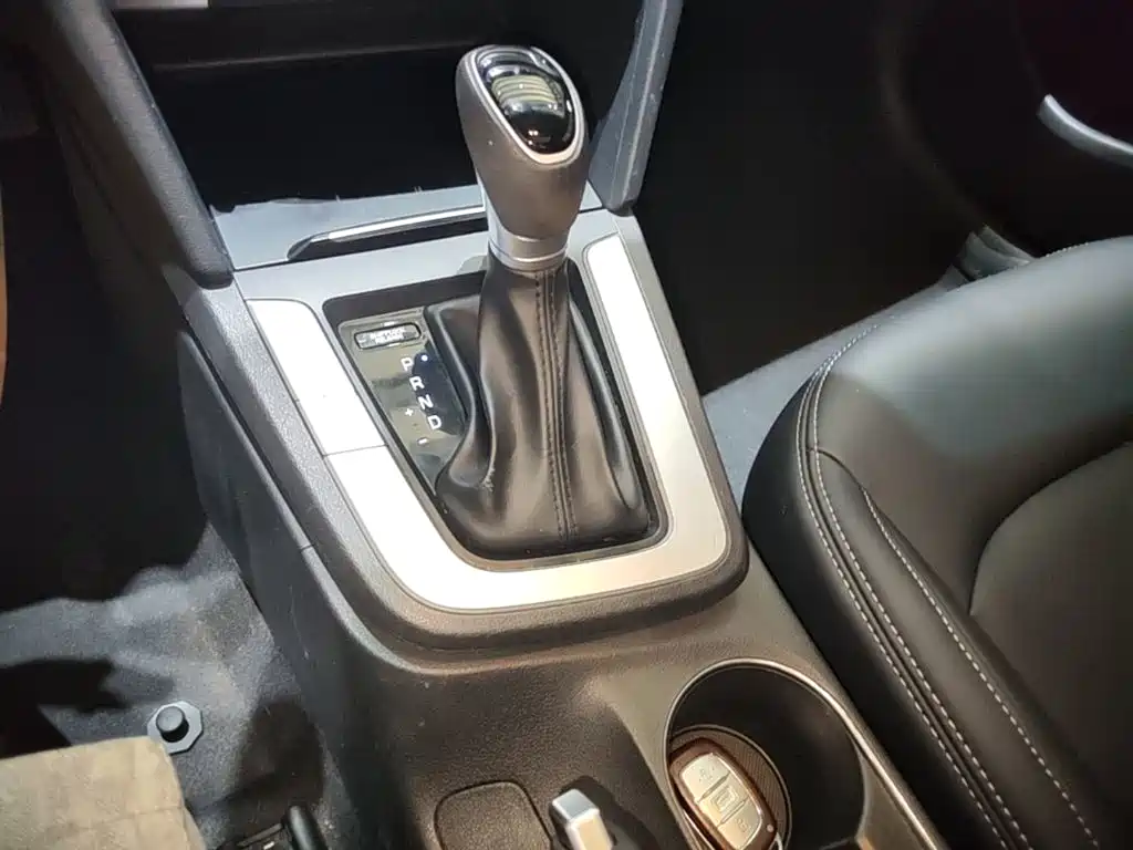 Hyundai Elantra — миниатюра 14