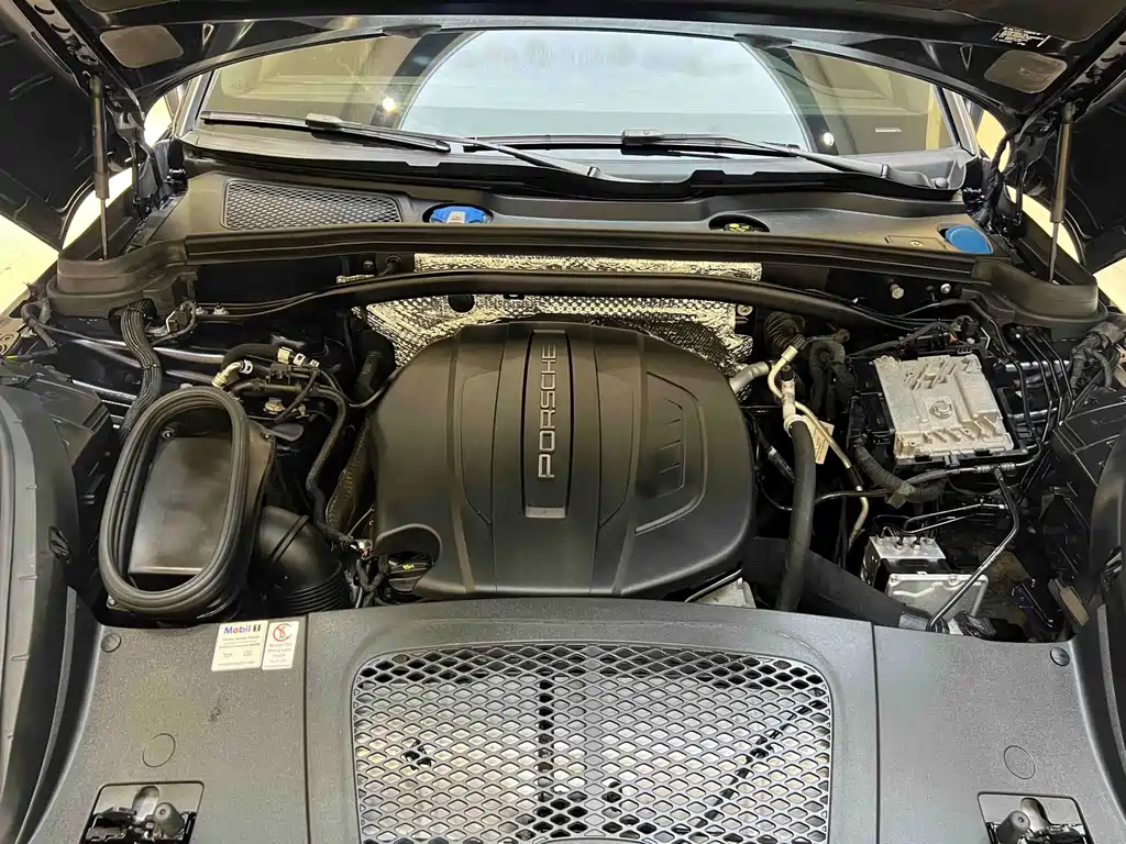 Porsche Macan — миниатюра 11