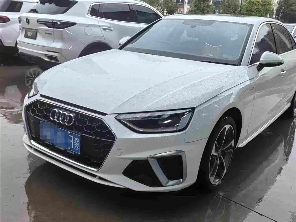 奥迪A4L 2025款 200万辆悦享版 40 TFSI 时尚动感型 2025
