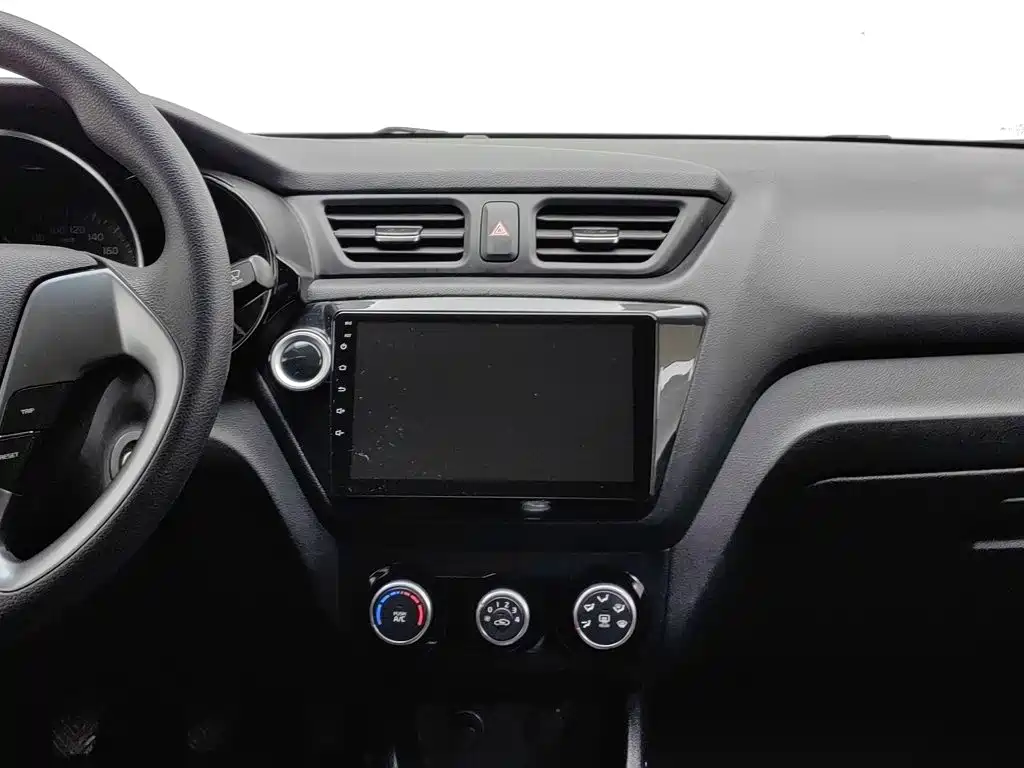 Kia K2 — миниатюра 12