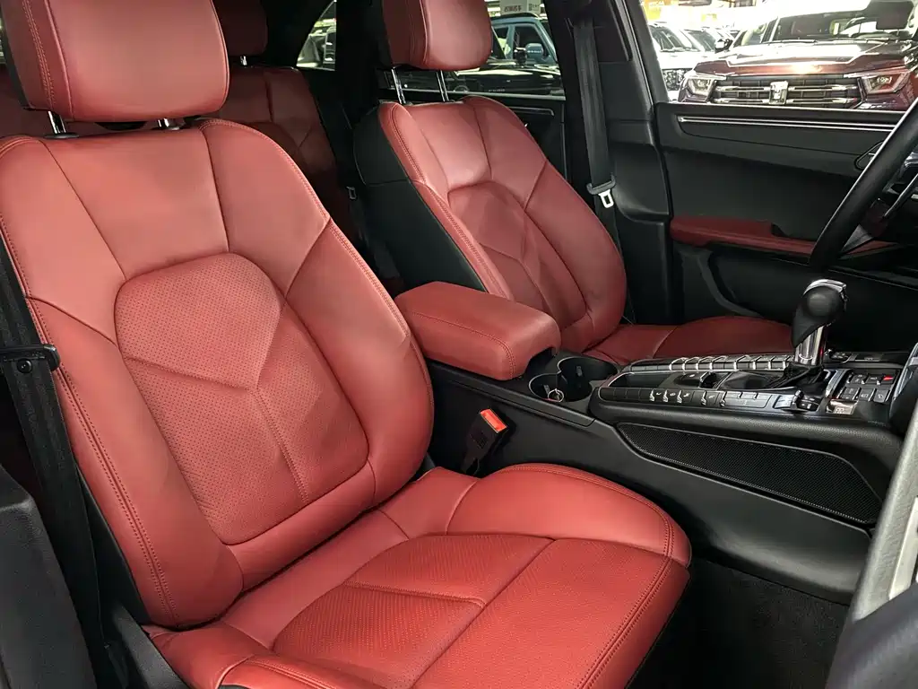 Porsche Macan — миниатюра 14