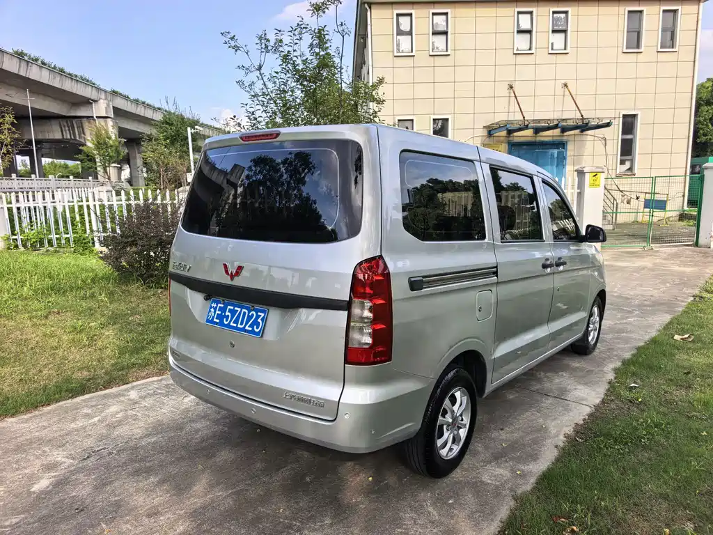 Wuling Hongguang V — миниатюра 7