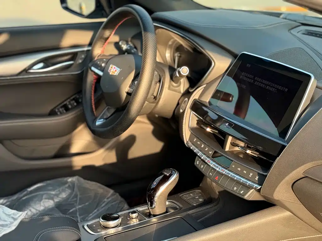 Cadillac CT5 — миниатюра 23