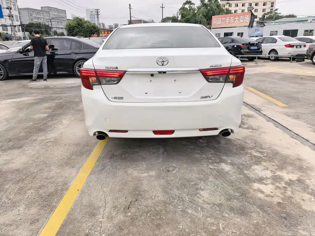 Toyota Reiz — миниатюра 13