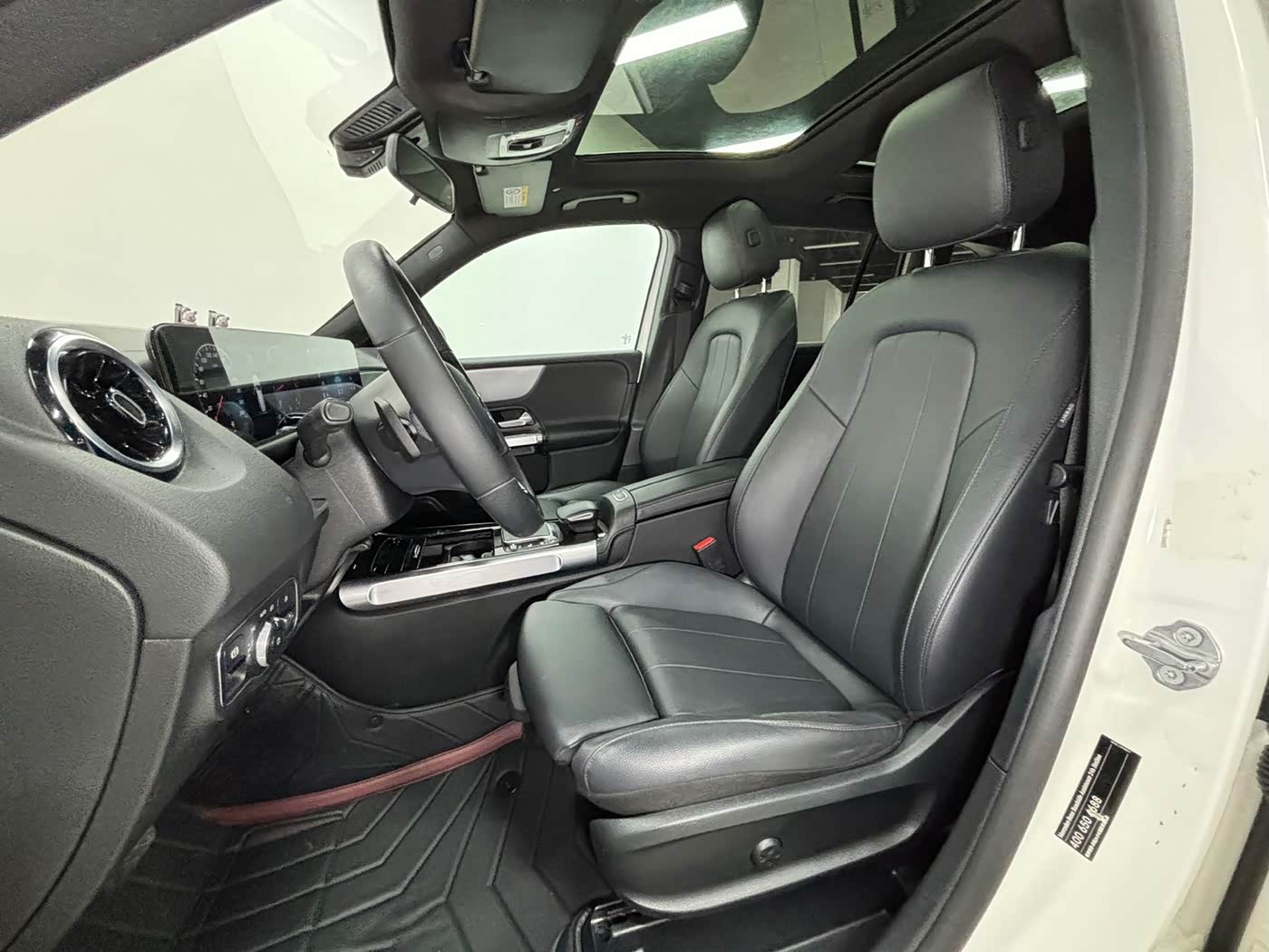 Mercedes-Benz GLB 1.3 л 2022 г. Белый, пробег 45000 км