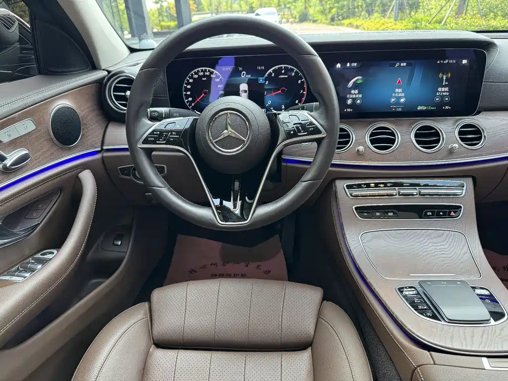 Mercedes-Benz E-Class — миниатюра 4