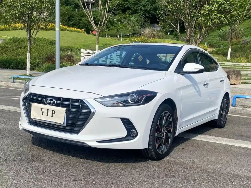 Купить Hyundai Elantra