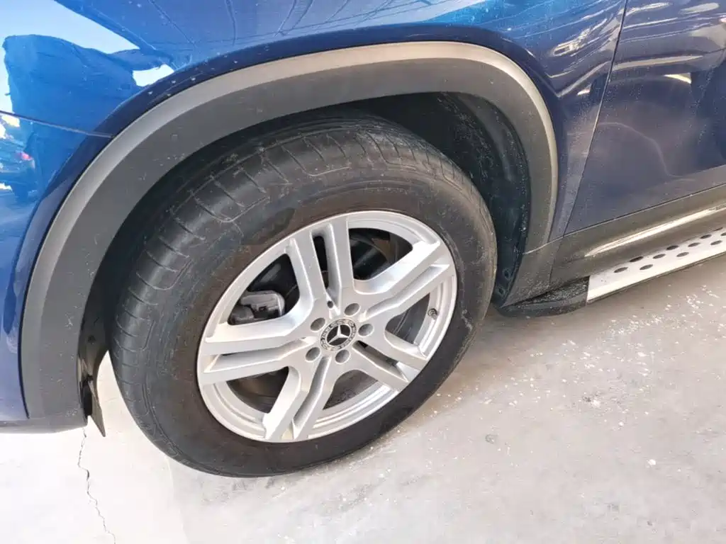 Mercedes-Benz GLB — миниатюра 23