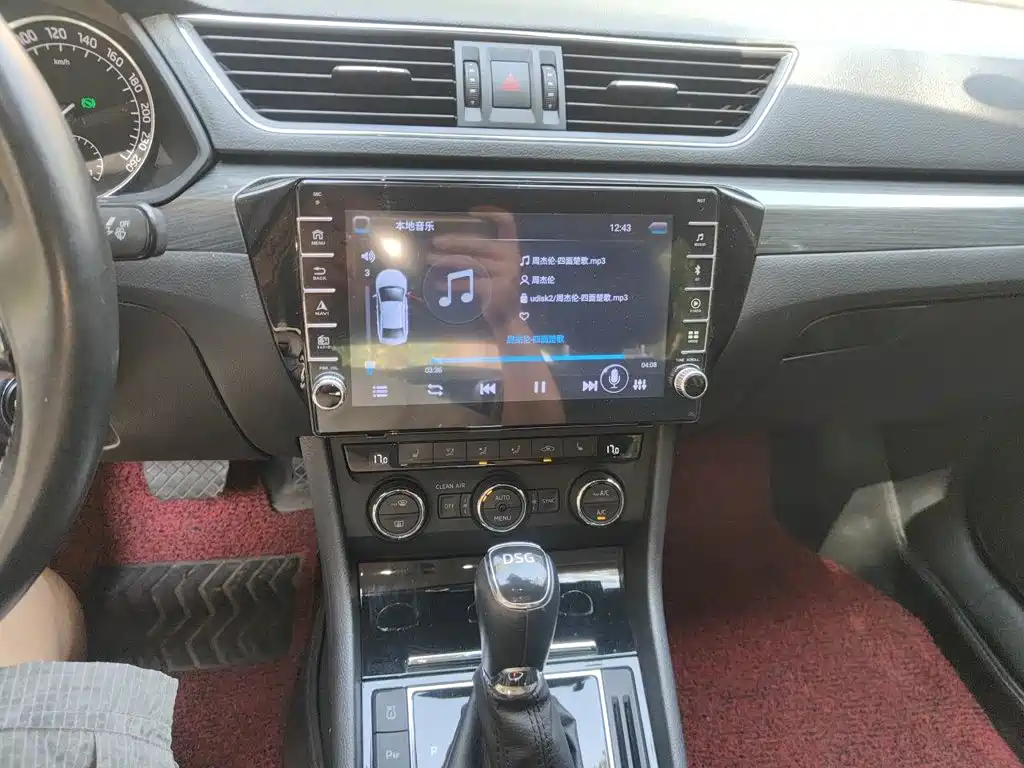 Skoda Superb — миниатюра 9