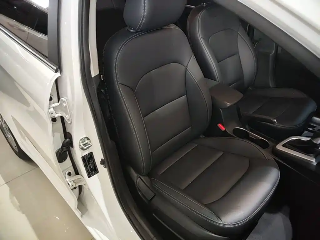 Hyundai Elantra — миниатюра 25