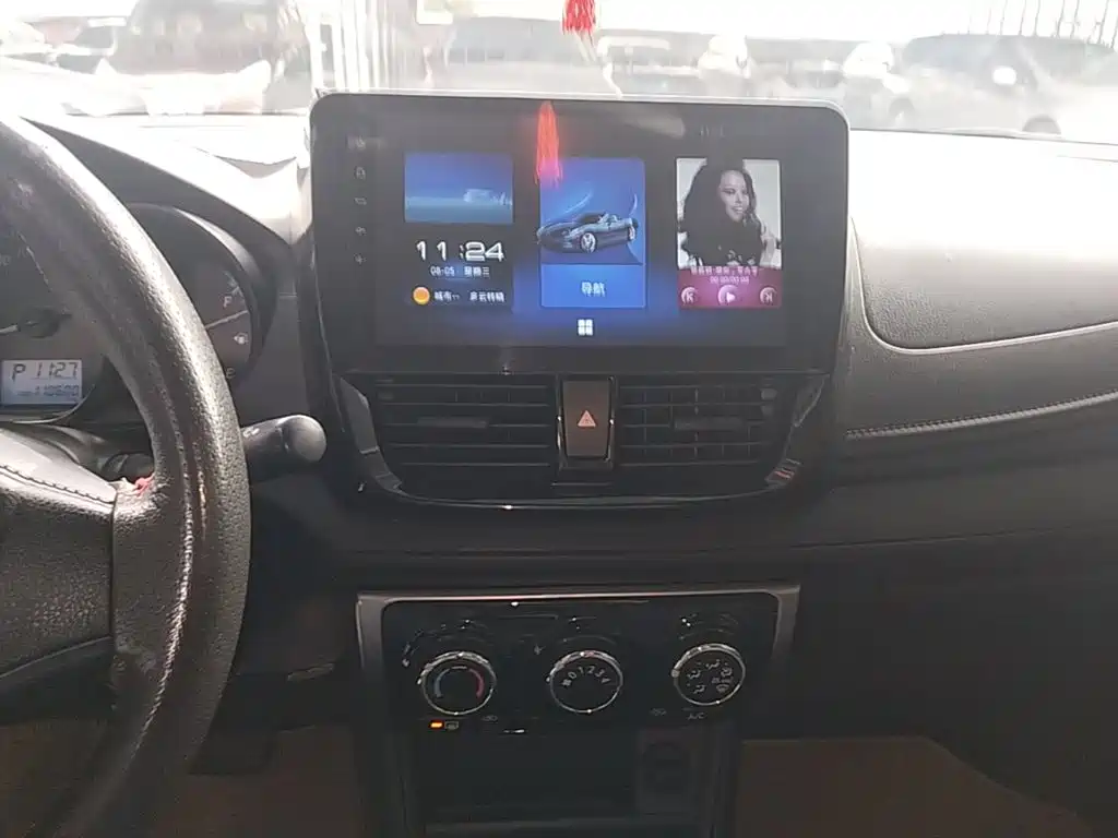 Toyota Yaris L — миниатюра 13