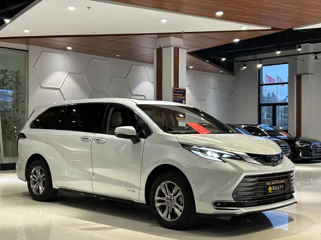 Toyota Sienna — миниатюра 4