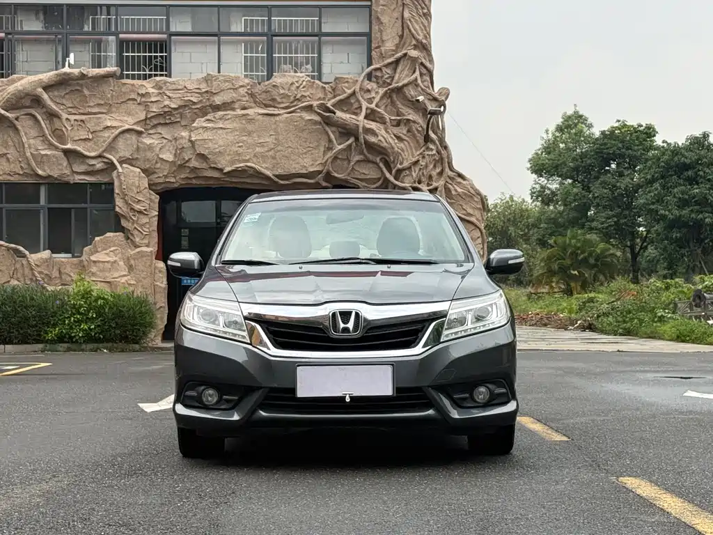 Honda Crider 2013 1.8L AT Luxury