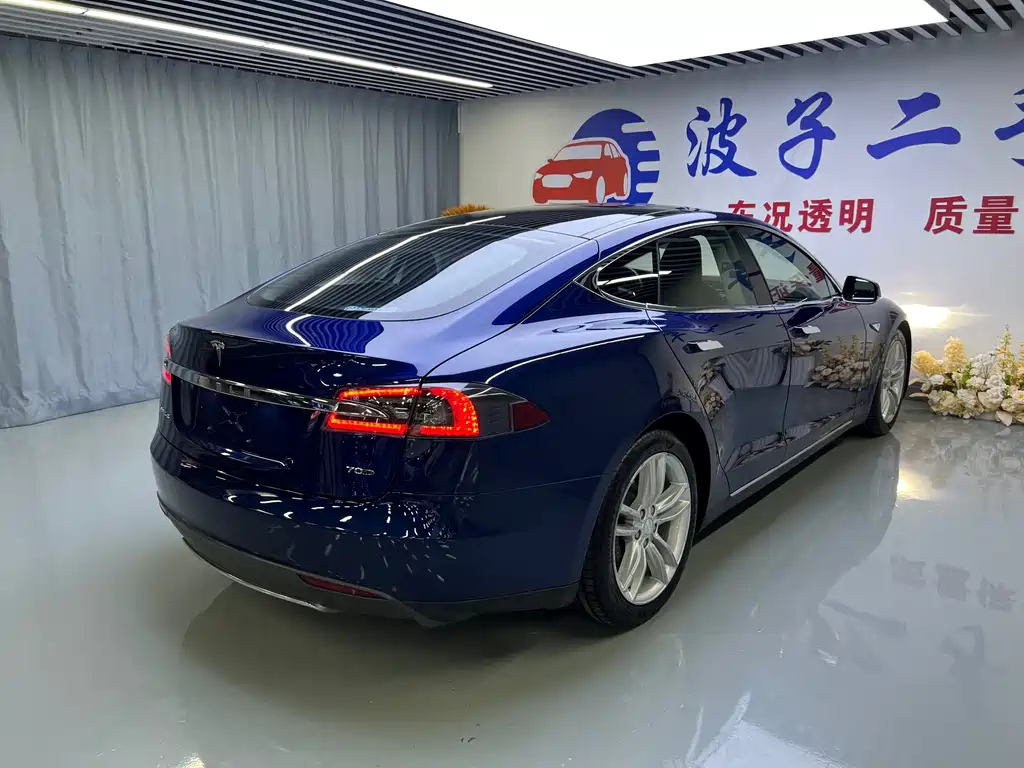 Tesla Model S — миниатюра 16