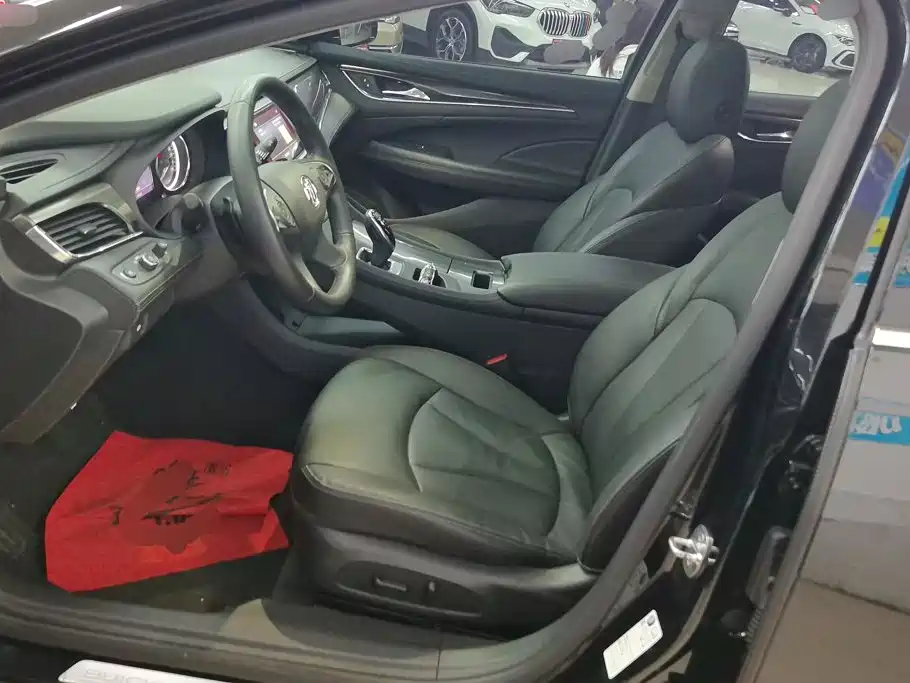 Buick LaCrosse — миниатюра 9