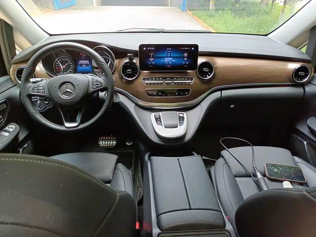 Mercedes-Benz V-Class — миниатюра 13