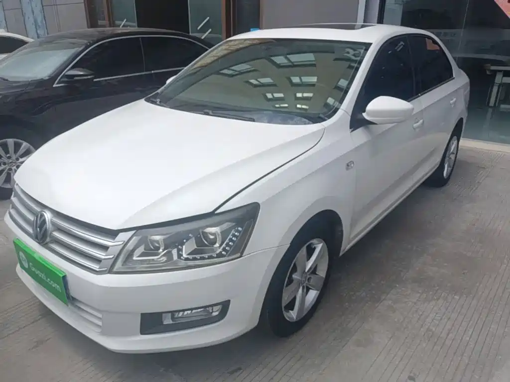 Volkswagen Santana — миниатюра 2