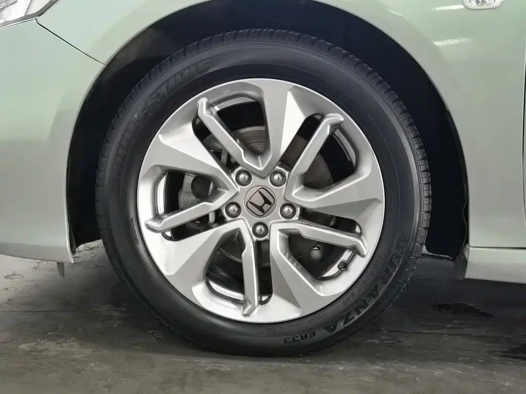 Honda Accord — миниатюра 17