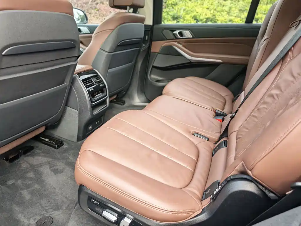 BMW X7 — миниатюра 7