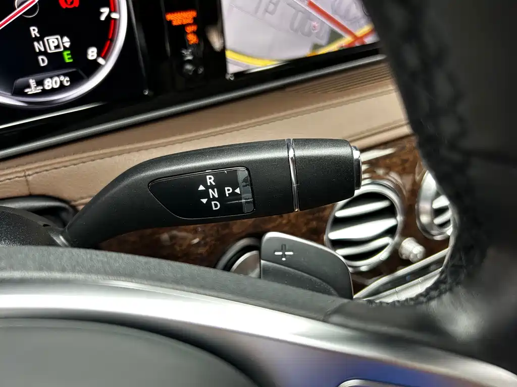 Mercedes-Benz S-Class — миниатюра 11