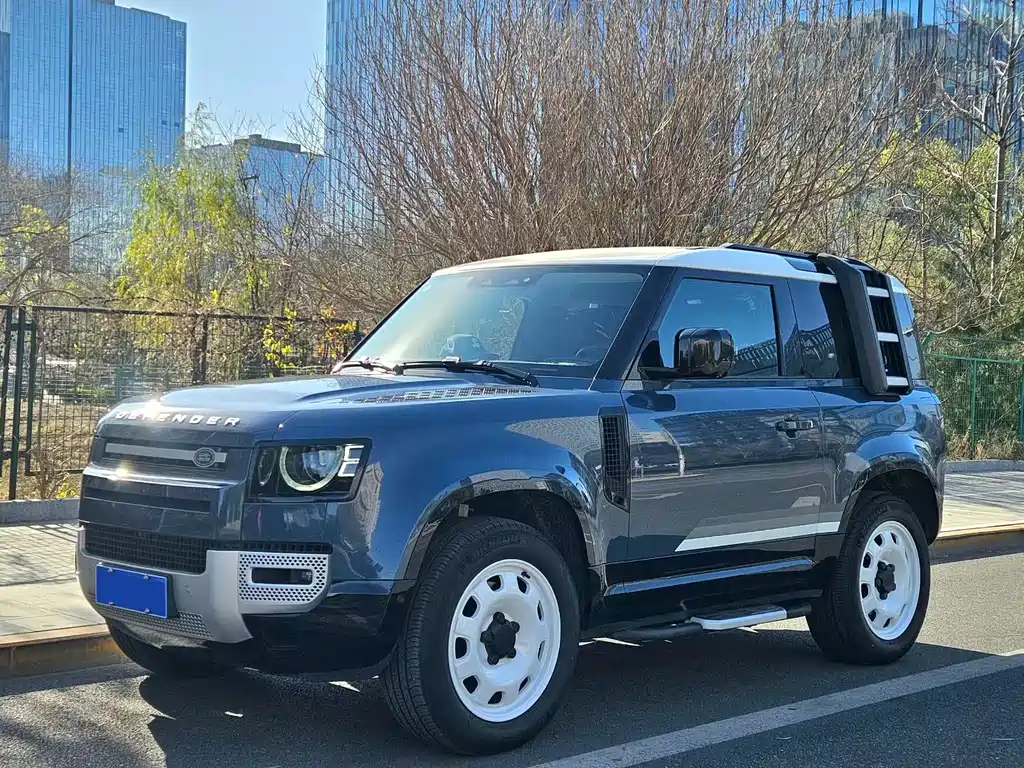 Land Rover Defender 2023