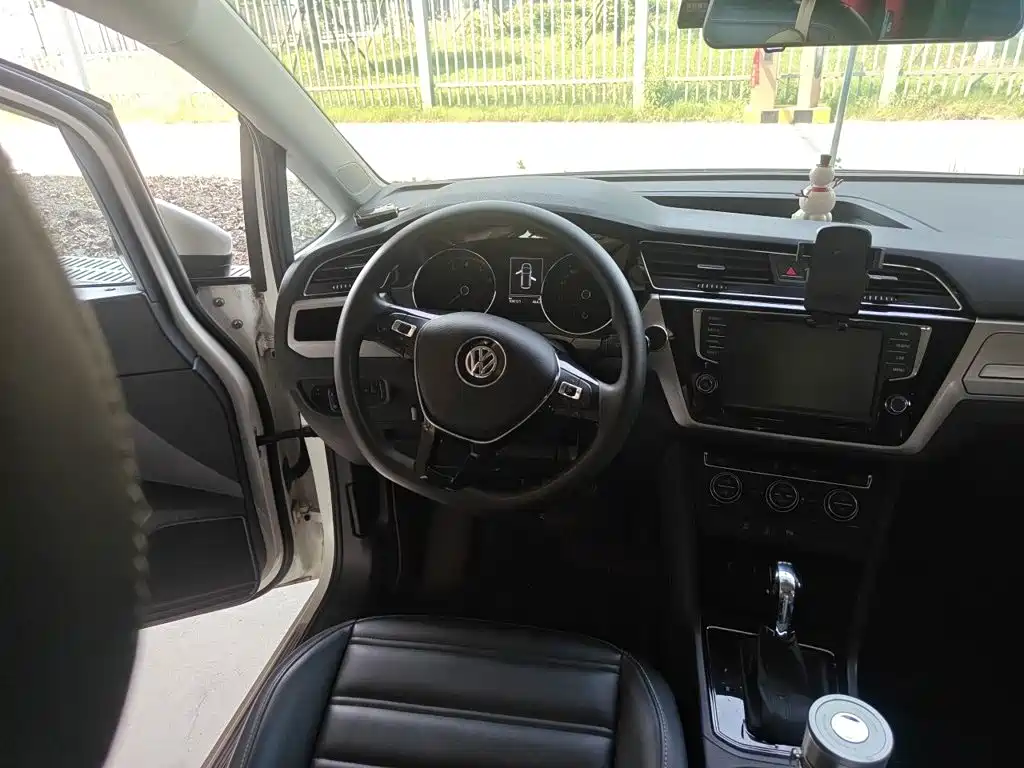 Volkswagen Touran — миниатюра 7