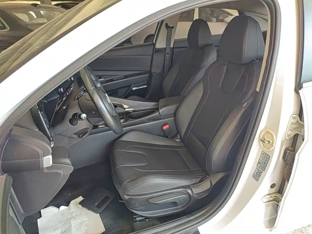 Hyundai Elantra — миниатюра 15