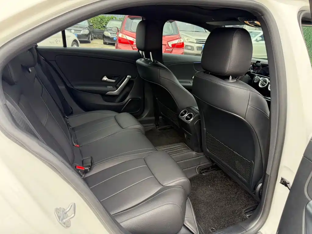 Mercedes-Benz A-Class — миниатюра 6