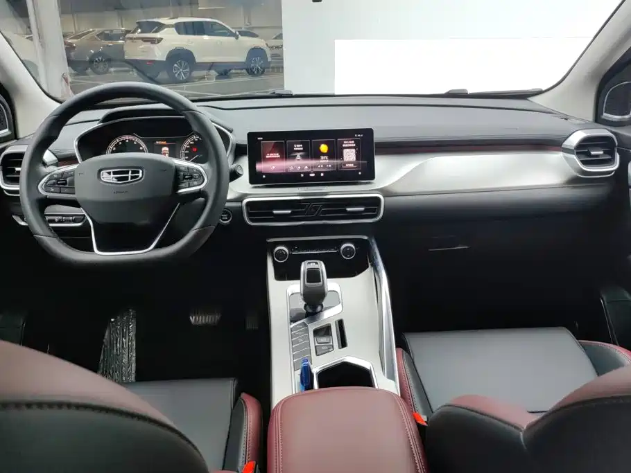 Geely Binyue — миниатюра 12