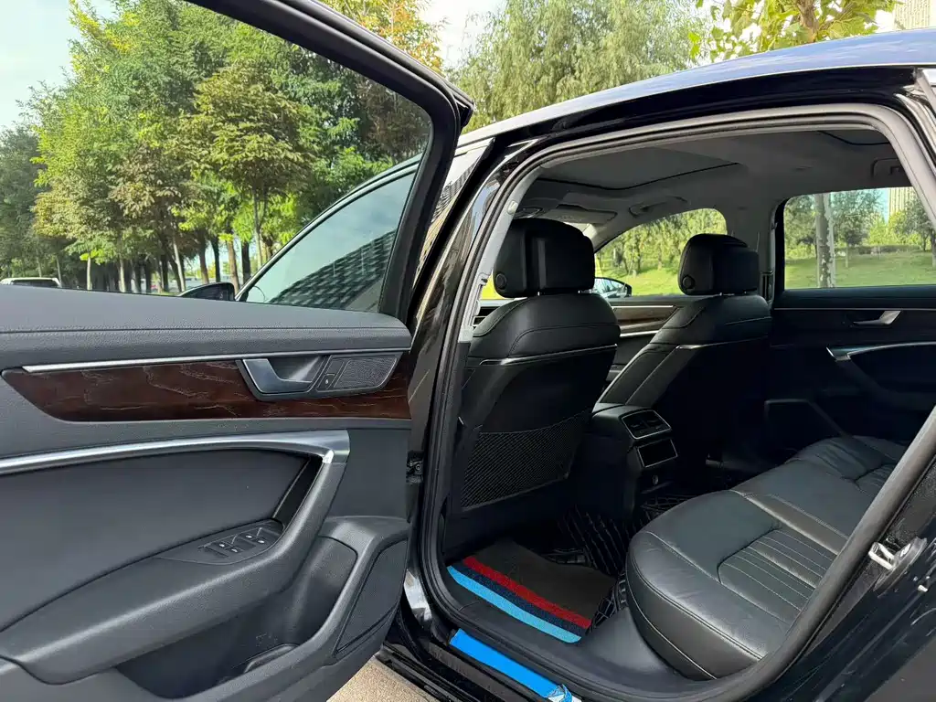 Audi A6L — миниатюра 6