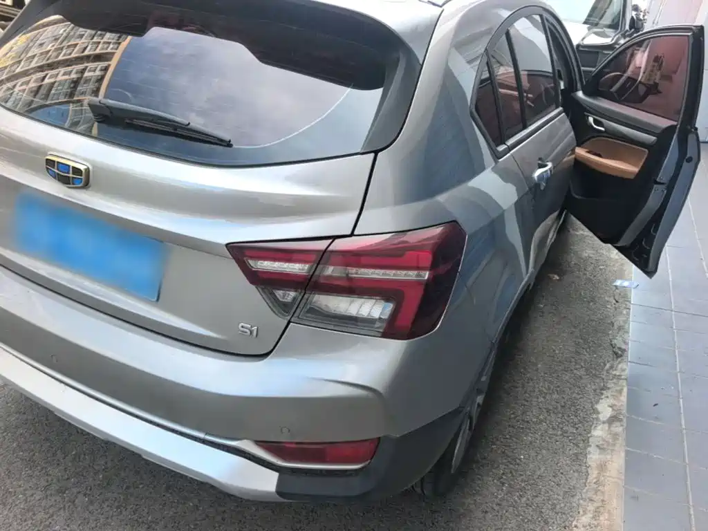 Geely Vision S1 — миниатюра 7