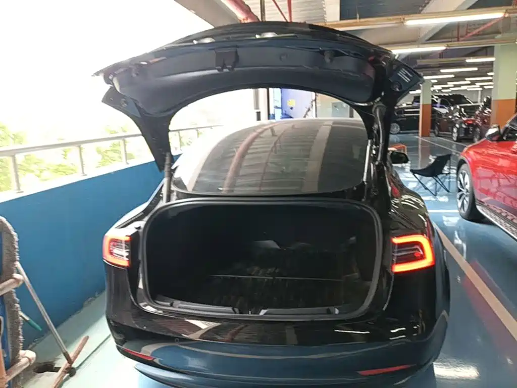 Tesla Model 3 — миниатюра 19