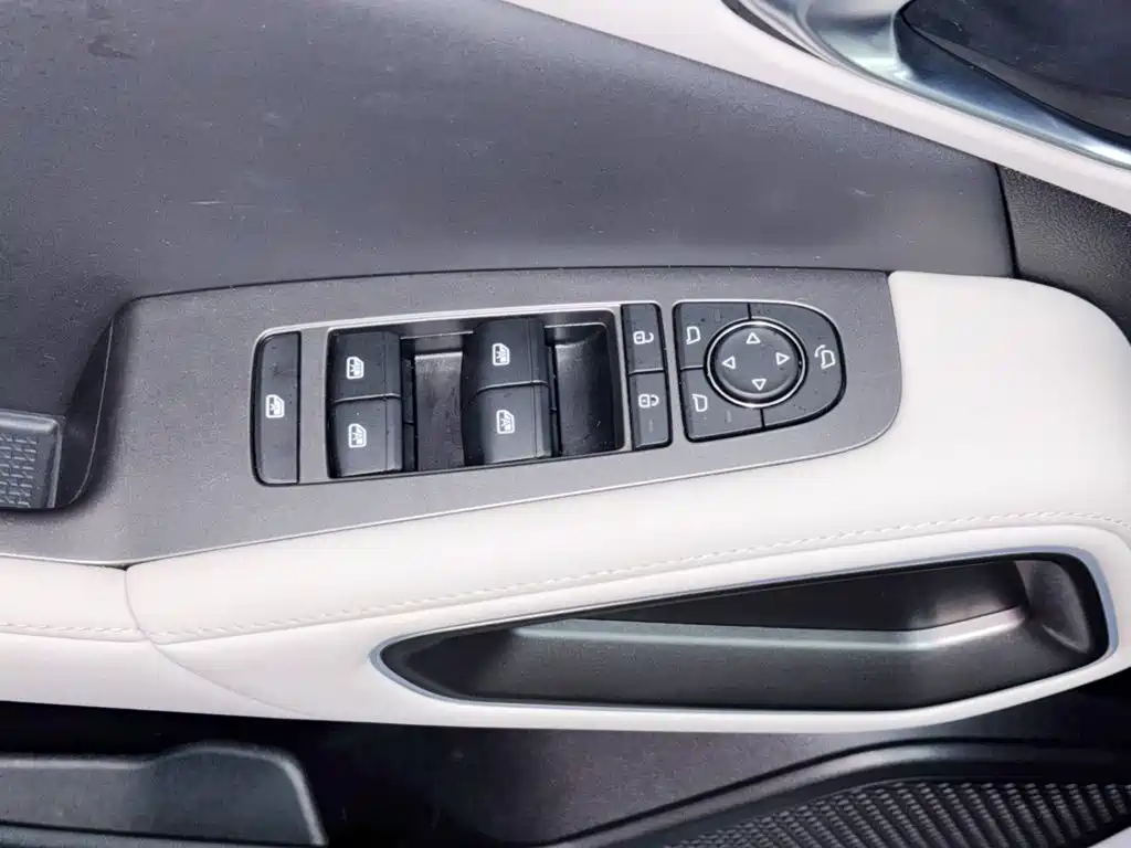 BYD Yuan UP — миниатюра 20