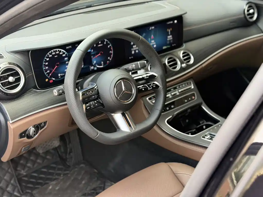 Mercedes-Benz E-Class — миниатюра 5