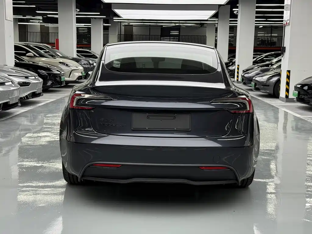 Tesla Model 3 — миниатюра 24