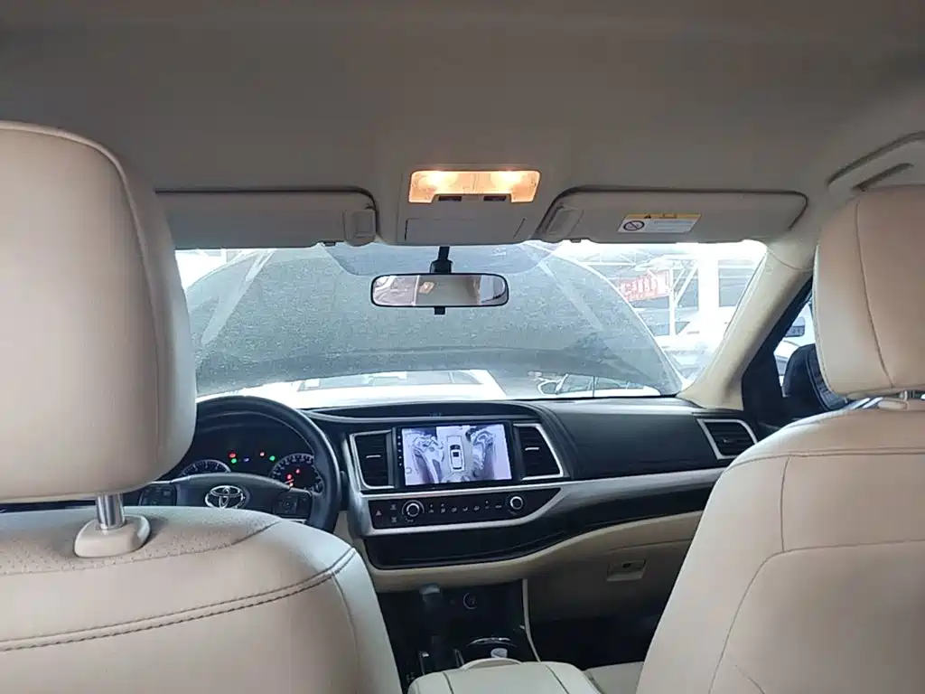 Toyota Highlander — миниатюра 18