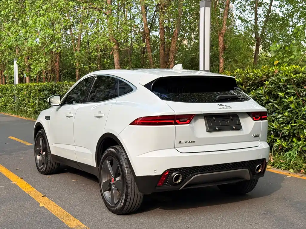 Jaguar E-PACE — миниатюра 3