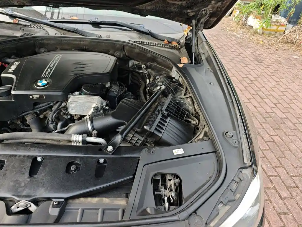 BMW 5 Series — миниатюра 24