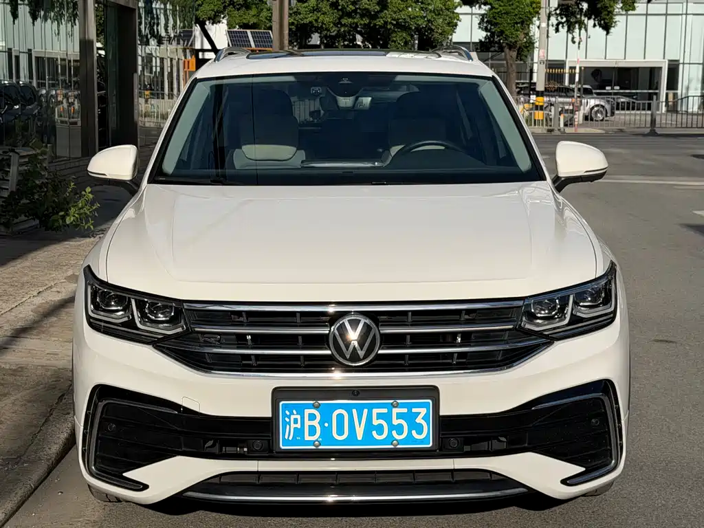 Volkswagen Tiguan L — миниатюра 2