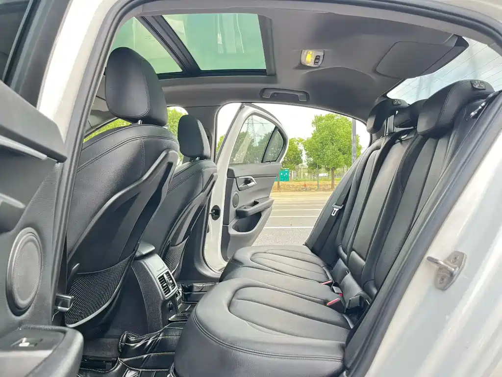 BMW 1 Series — миниатюра 8