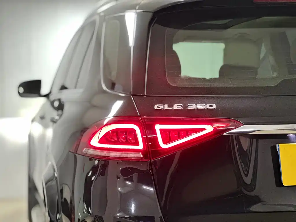 Mercedes-Benz GLE (Import) — миниатюра 15