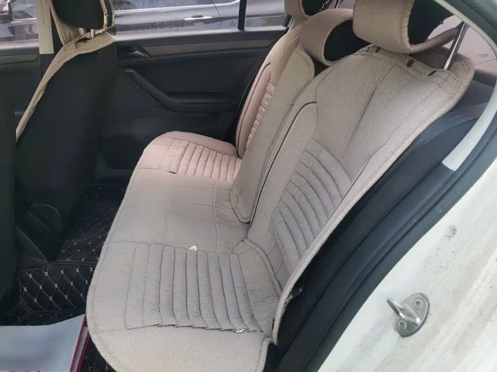 Volkswagen Jetta — миниатюра 18
