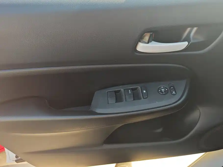 Honda Fit — миниатюра 7