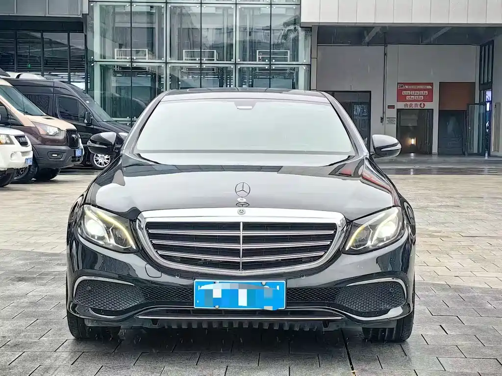 Mercedes-Benz E-Class — миниатюра 2